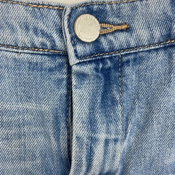 Blank NYC | Tomboy Short | Distressed Cutoff Shorts | Frayed Hem | Size 29 - Picture 2 of 7